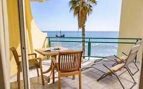 Cosy Apartment With Sea View And Pool